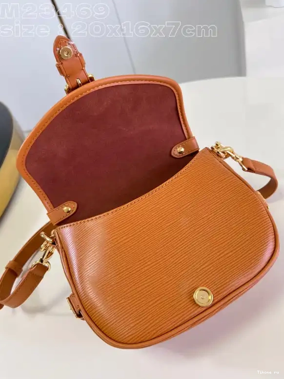 Affordable BB LOUIS VUITTON Saumur 0517